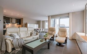 Casiola - Spacious Apartment With Private Car Park
